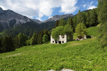 Fototapeta premium Anello di Costa Baton da Forni di Sotto 