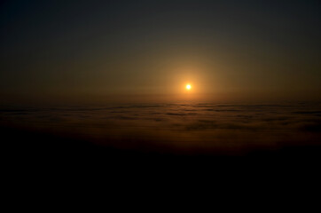 Fototapeta na wymiar sunset in the sky with clouds 