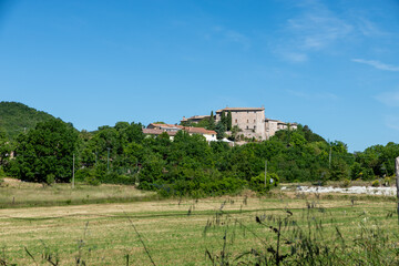 Fototapeta na wymiar ancient village of Macerino on a hill