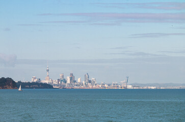Obraz premium Auckland New Zealand Skyline in Summer during the Day