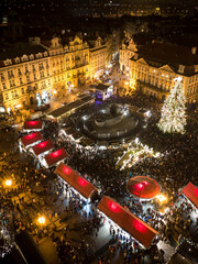 Prager Weihnachtsmarkt auf dem Platz des Friedens