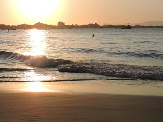 Un atardecer de olas 