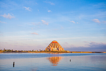 Obraz premium Masjid 99 Kubah (99 Domes Mosque), a beautiful Mosque with unique architecture, located in famous destination, Losari Beach, Makassar, South Sulawesi, Indonesia. A new Landmark of Makassar City.
