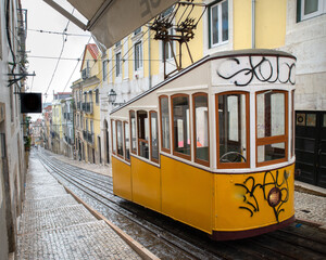 Lisbon single tram