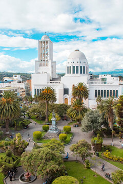 Ambato y su Catedral Tungurahua