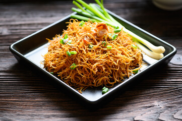 Rice noodles with pork bone stock