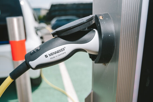 Best HD Pictures about  Verwunderlich Mennekes Ev Charger Bilder  with No AI Images