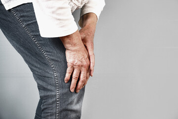 Knee pain in the elderly. Osteoarthritis, locomotive syndrome, etc....