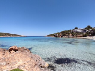 Vistas espectaculares de las costas mediterráneas.
