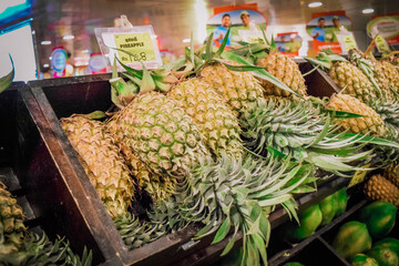 スリランカのスーパーのパイナップル