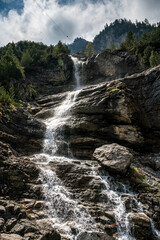 Fototapeta na wymiar Wasserfall bei Biberg, Kandersteg