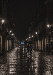Fototapeta na wymiar old town streets at night