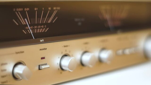 Analog volume meter in action