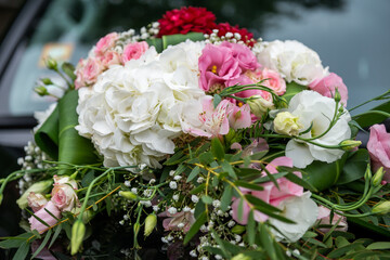 wedding decoration of natural and fresh flowers