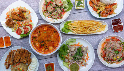 Fototapeta na wymiar Thai Food Mixed Selections 