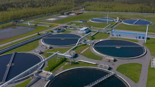 Water treatment facilities. Iloskreb for round sedimentation tanks. Radial primary sump. Iloskreb sedimentation tanks of treatment facilities. Water canal.