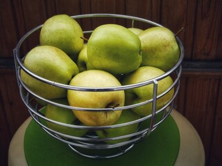apples in a basket