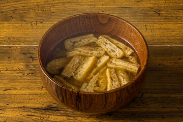 味噌汁　Typical Japanese miso (fermented soy) soup