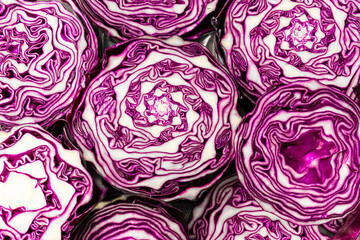 Obraz premium Purple cabbage in the cut