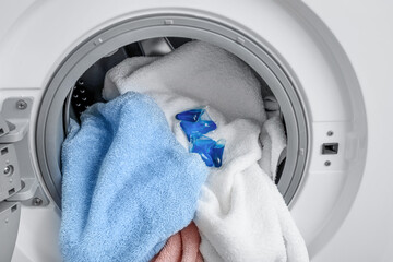 Washing with washing pods in washing machine
