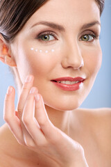 Beauty face portrait of young woman with natural skin