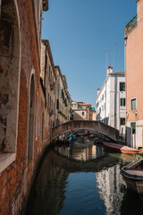 Obraz na płótnie Canvas Empty canals and buildings of Venice, Italy.