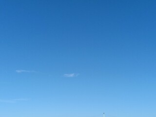  white and black clouds were seen late into the