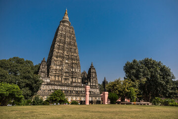 Obraz premium Mahabodhi temple, bodh gaya, India. The site where Gautam Buddha attained enlightenment.