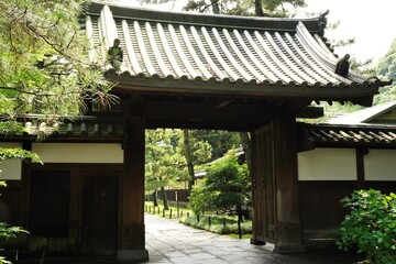 Fototapeta na wymiar Japanese style old architecture, big wood gate. Kanagawa, Japan.