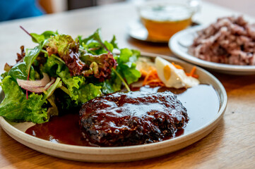 ハンバーグ　ランチプレート