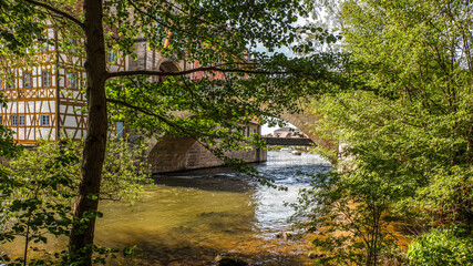 Fototapeta premium Die Pegnitz fließt durch die Altstadt von Bamberg