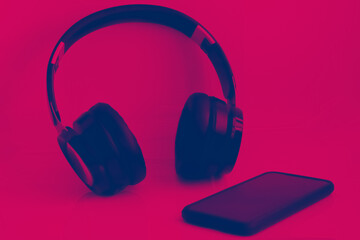 Cascos y móvil