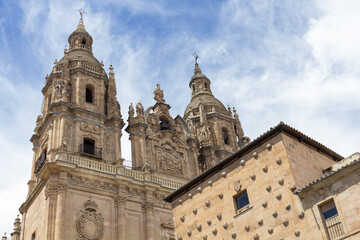 Fototapeta na wymiar Landmarks Clerecia and Casa de las conchas in Salamanca