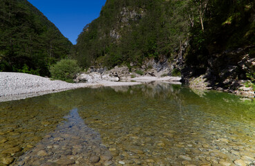The Emerald Pools, among the most beautiful natural pools in Italy