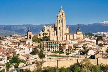 Fototapeta na wymiar catedral de Segovia