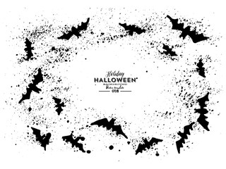 Naklejka premium Monochrome pattern with soaring bats on a white background for decoration on Halloween. Happy Halloween flying grunge ink hand-drawn bats. Decoration element background from scattered silhouettes.