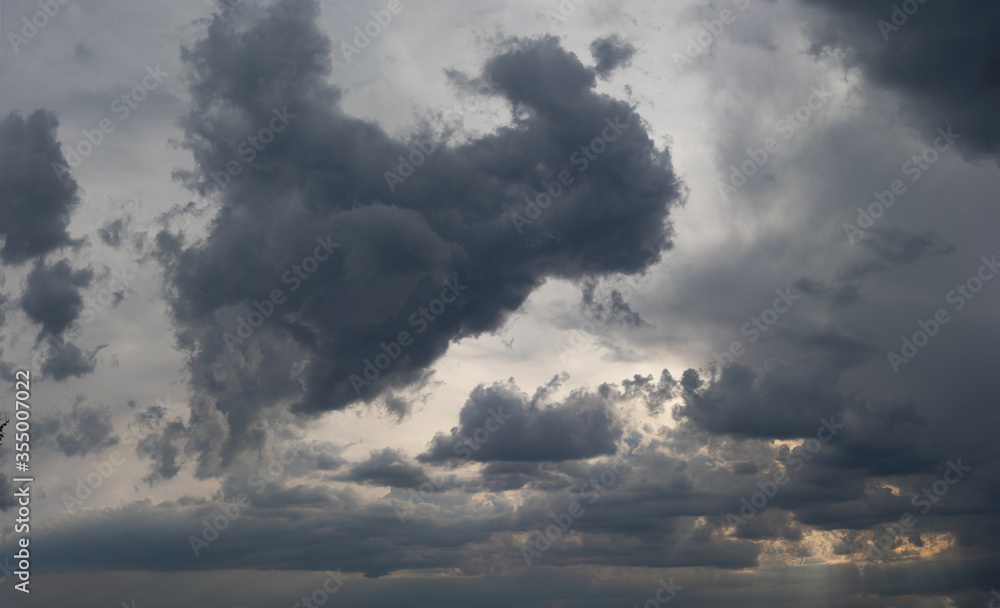 Wall mural Regenwolken