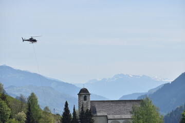 Hubschrauber im Einsatz © Robert