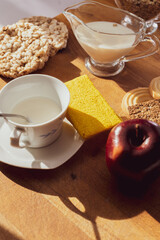 desayuno integral comida sana manzana leche y cereales integrales