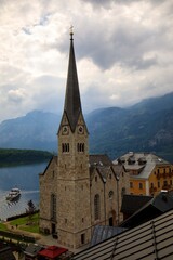 Fototapeta na wymiar famous Hallstatt mountain village in the Austrian Alps in summer