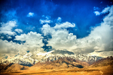 high altitude mountains in ladakh
