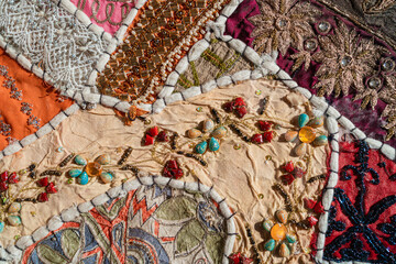 Tejido Oriental tradicional hecho a mano con muchos colores.