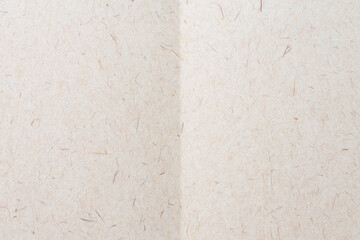 折り目の入った紙