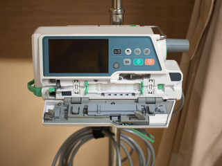 Infusion pump,Reduce the amount of salt water droplets as your doctor's brother orders, which the patient receives in the appropriate amount