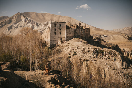 Upper mustang - Kingdom of Lo. ancient building in Tibet. Sandstone massif in Nepal. trekking rote. high quality photo. Anapurna area. wild place.close territory. Lomantang - capital