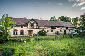 stare zabudowania gospodarcze na wsi opolskiej © Henryk Niestrój