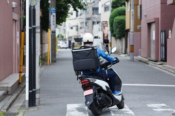 フードデリバリー