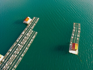 Fototapeta na wymiar ドローンで空撮した志摩市の伊勢志摩国立公園の英虞湾