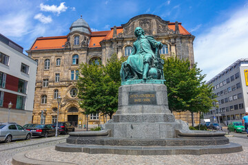 Fototapeta na wymiar Otto von Guericke Denkmal in Magdeburg, Deutschland 