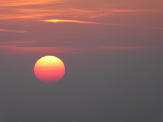 zachodzące słońce